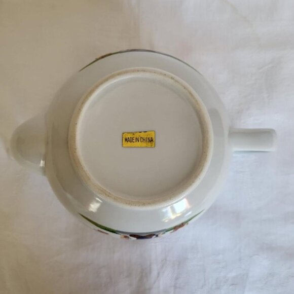 Tetley Tea Folk Teapot and Mugs - Picture 4 of 14